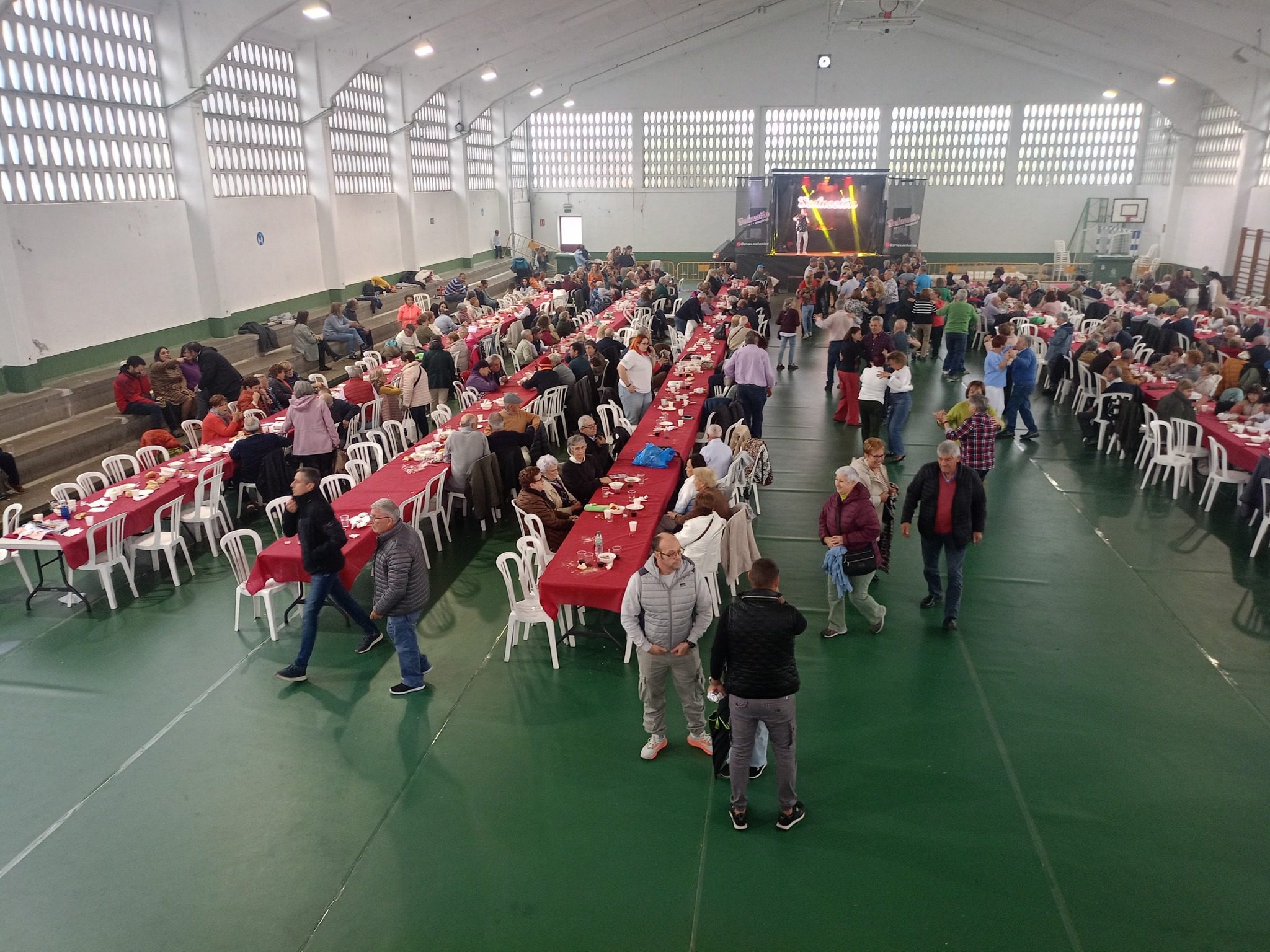 Feria de la patata Herrera de Pisuerga polideportivo degustación amas de casa