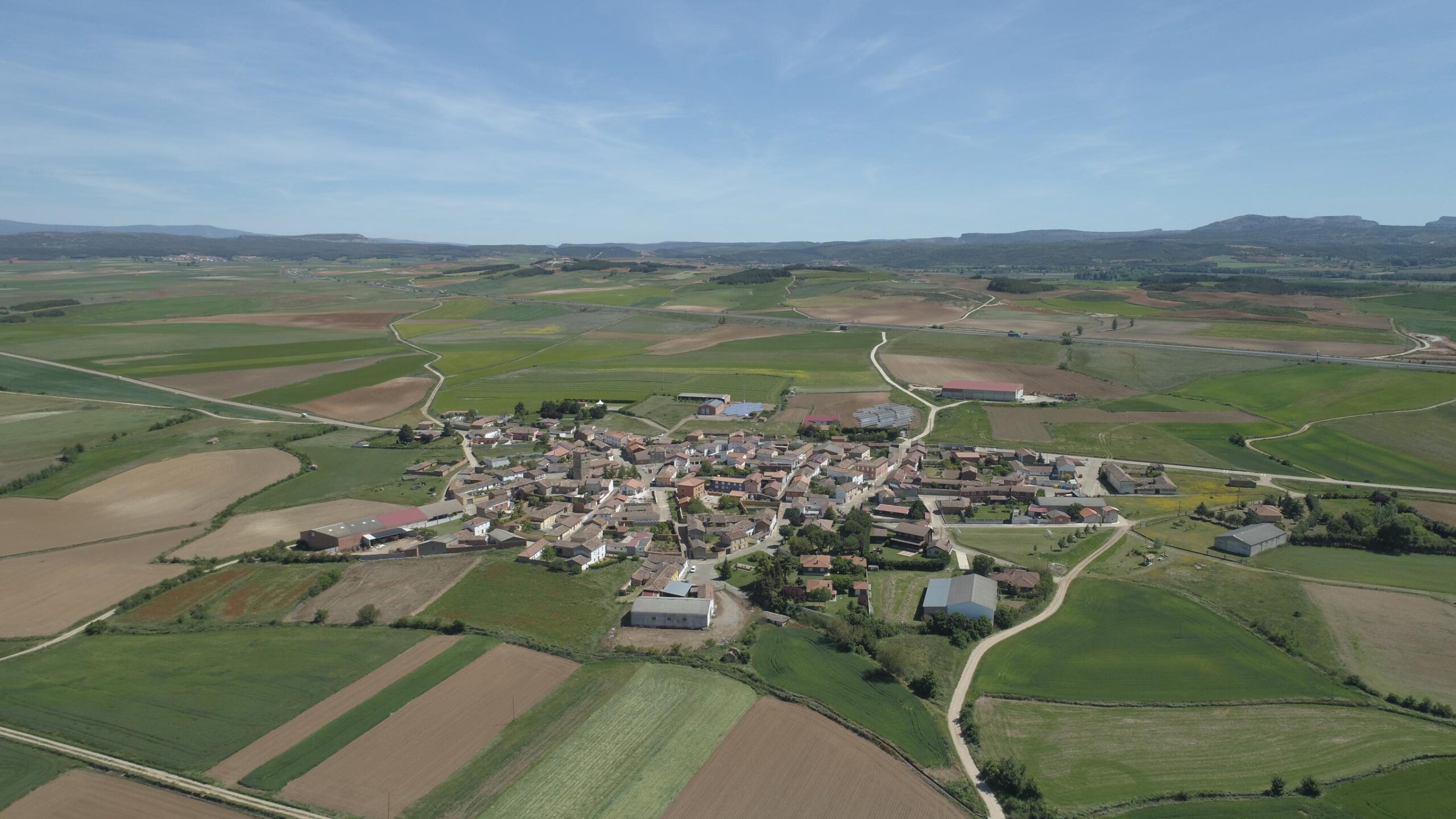 Villabermudo localidad a vista de pájaro aérea localidad de Herrera de Pisuerga